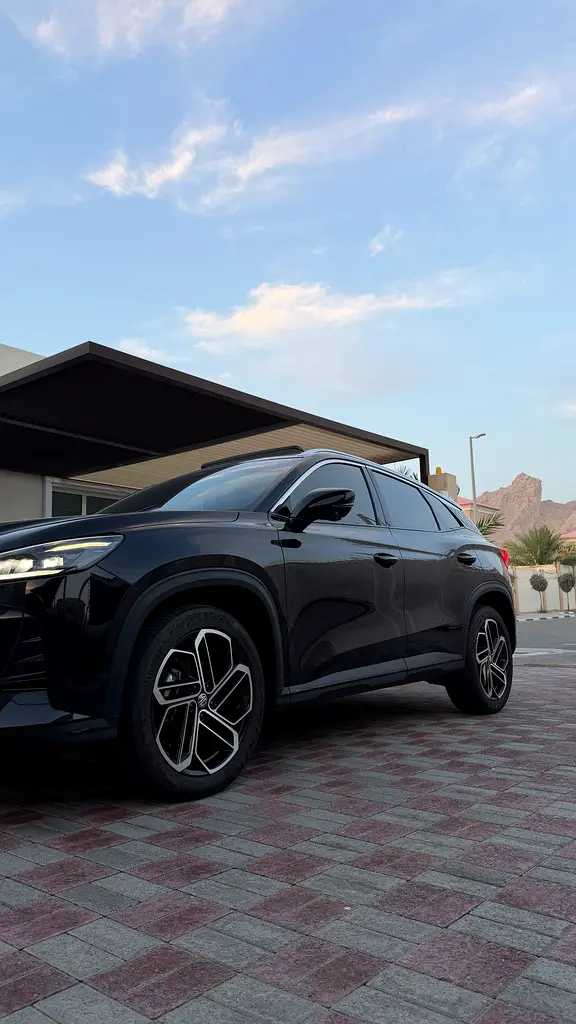 MG One LUX 2023