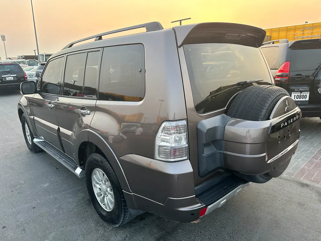 MITSUBISHI Pajero GLX 2013 - photo 10 - Import Émirats | International Cars