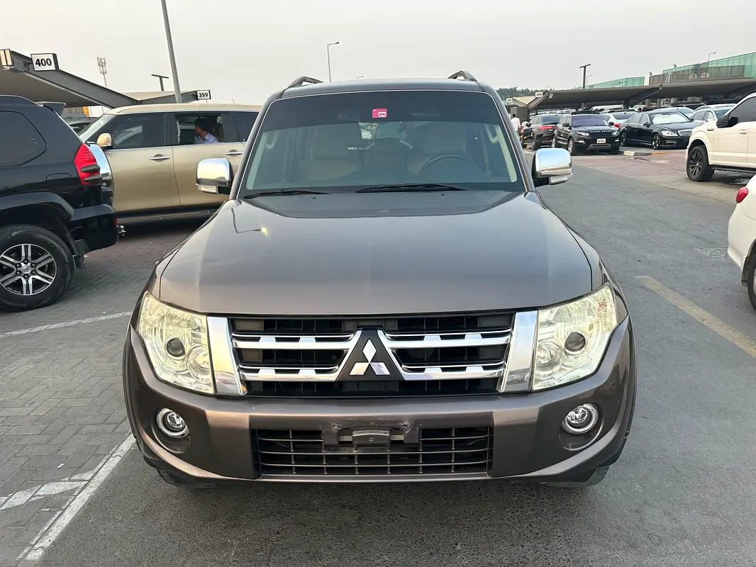 MITSUBISHI Pajero GLX 2013 - photo 2 - Import Émirats | International Cars