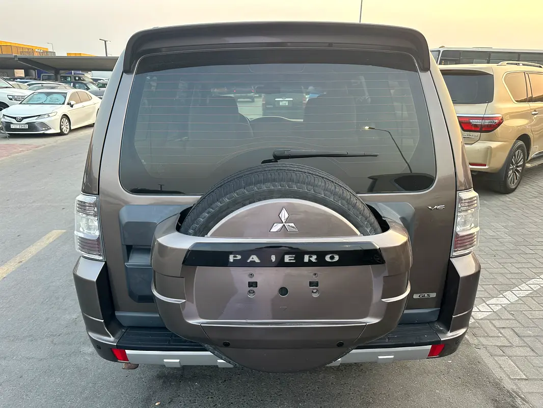MITSUBISHI Pajero GLX 2013 - photo 3 - Import Émirats | International Cars