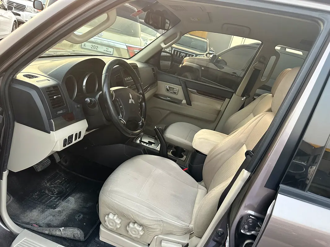 MITSUBISHI Pajero GLX 2013 - photo 7 - Import Émirats | International Cars