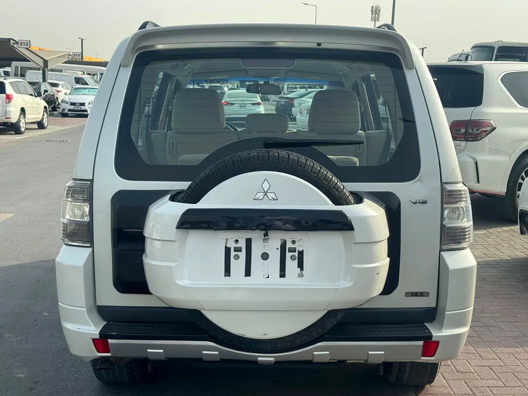 MITSUBISHI Pajero GLS 2010 - photo 10 - Import Émirats | International Cars
