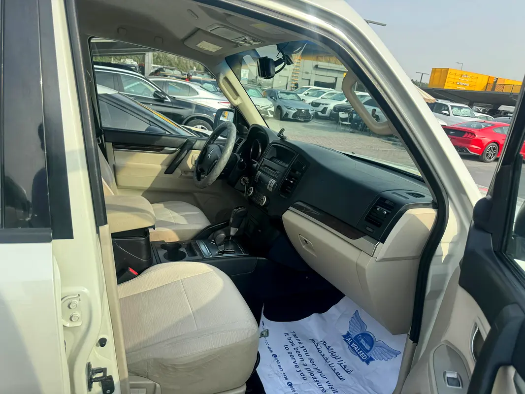 MITSUBISHI Pajero GLS 2010 - photo 4 - Import Émirats | International Cars