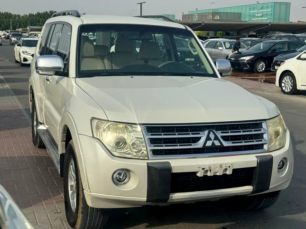 MITSUBISHI Pajero GLS 2010 - photo 5 - Import Émirats | International Cars