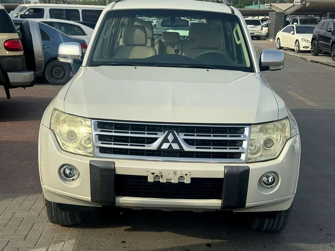 MITSUBISHI Pajero GLS 2010 - photo 7 - Import Émirats | International Cars