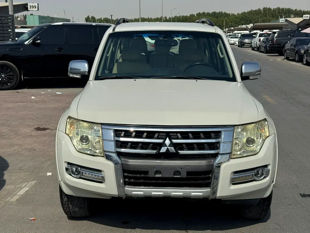 MITSUBISHI Pajero GLS 2015