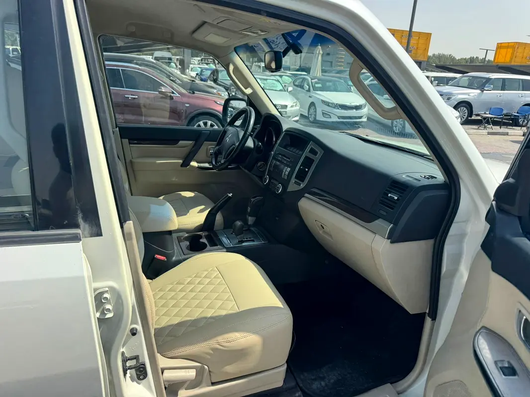 MITSUBISHI Pajero GLS 2015 - photo 10 - Import Émirats | International Cars