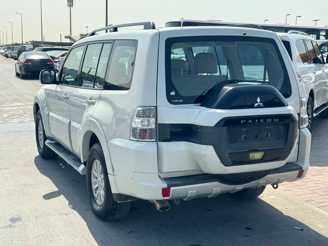 MITSUBISHI Pajero GLS 2015 - photo 3 - Import Émirats | International Cars