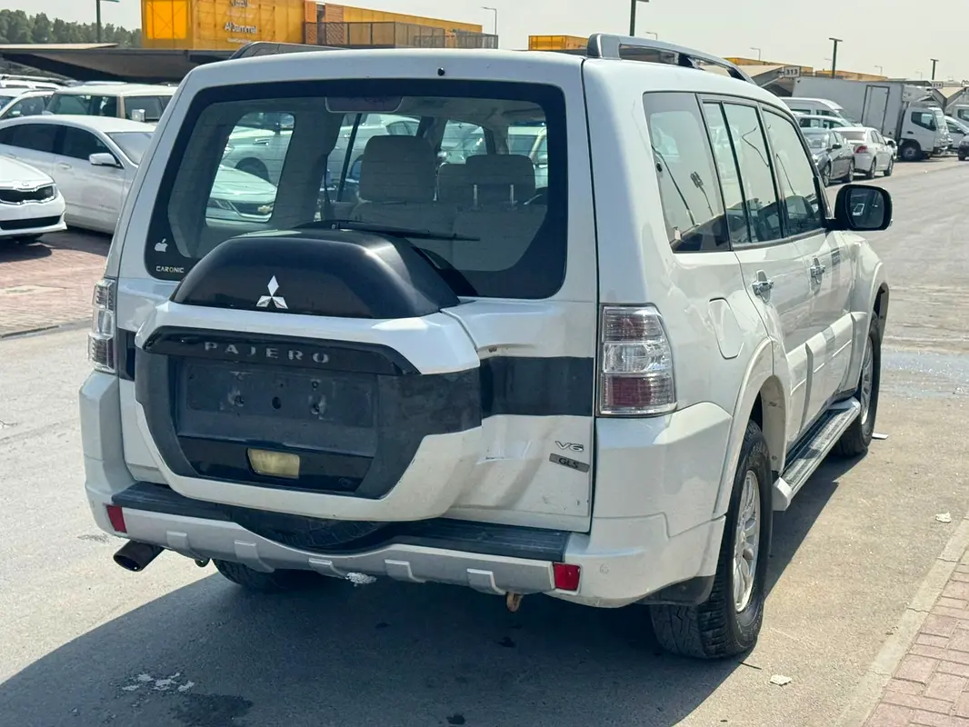 MITSUBISHI Pajero GLS 2015 - photo 5 - Import Émirats | International Cars