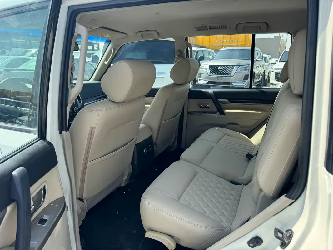 MITSUBISHI Pajero GLS 2015 - photo 6 - Import Émirats | International Cars