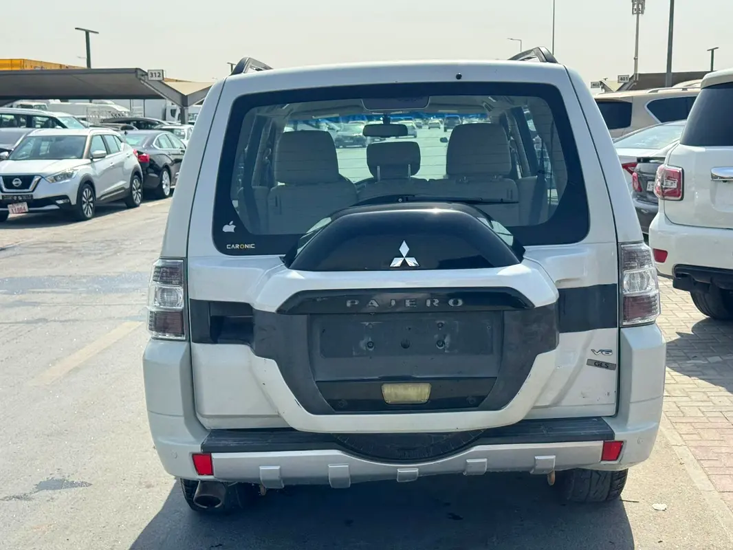 MITSUBISHI Pajero GLS 2015 - photo 8 - Import Émirats | International Cars