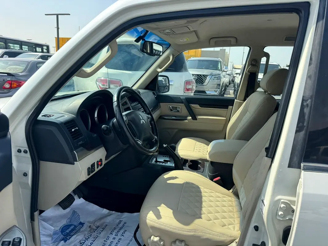 MITSUBISHI Pajero GLS 2015 - photo 9 - Import Émirats | International Cars