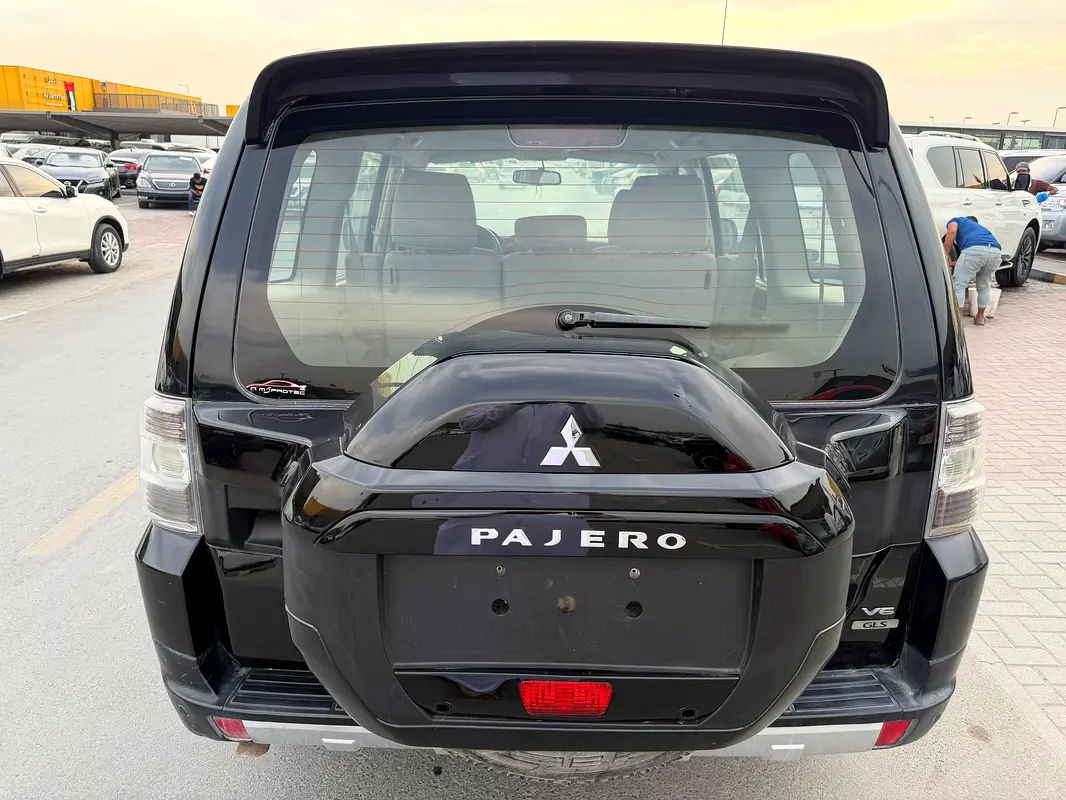 MITSUBISHI Pajero GLS 2008 - photo 5 - Import Émirats | International Cars