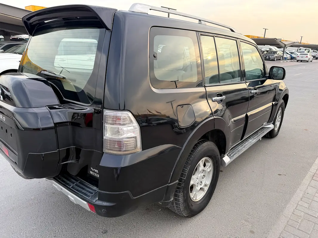 MITSUBISHI Pajero GLS 2008 - photo 8 - Import Émirats | International Cars
