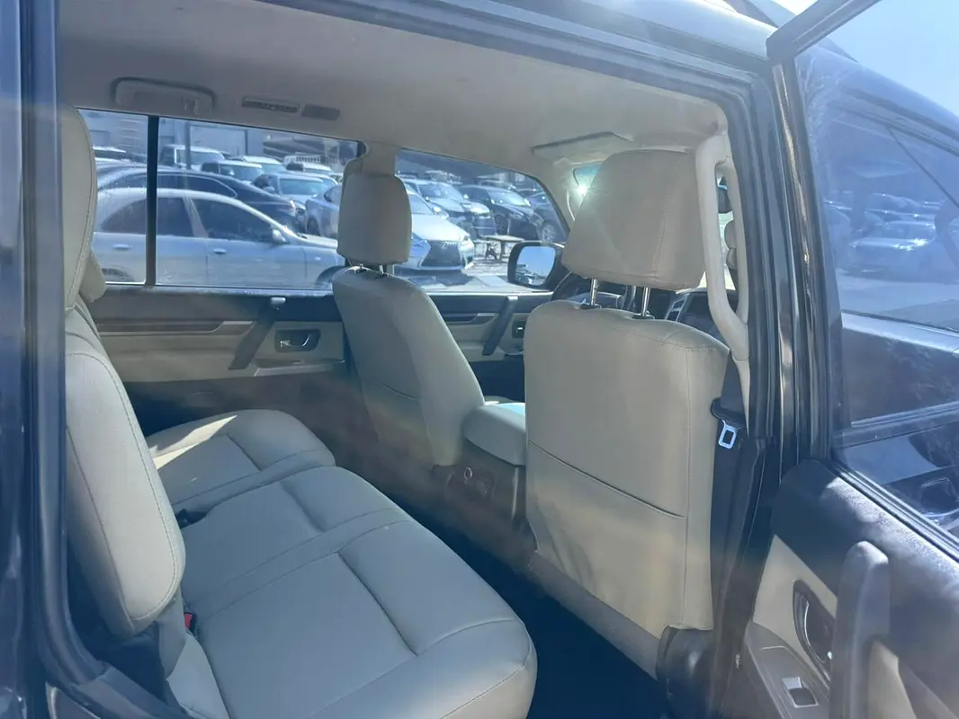 MITSUBISHI Pajero GLS 2015 - photo 5 - Import Émirats | International Cars