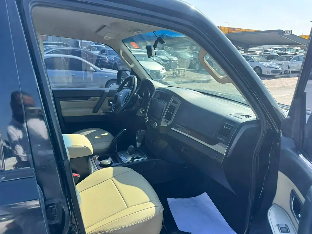 MITSUBISHI Pajero GLS 2015 - photo 6 - Import Émirats | International Cars