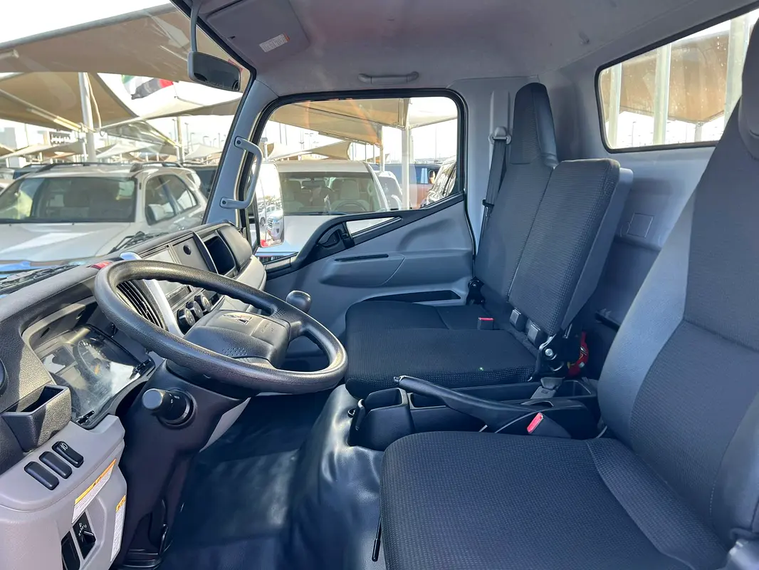 MITSUBISHI Canter Other 2025 - photo 8 - Import Émirats | International Cars