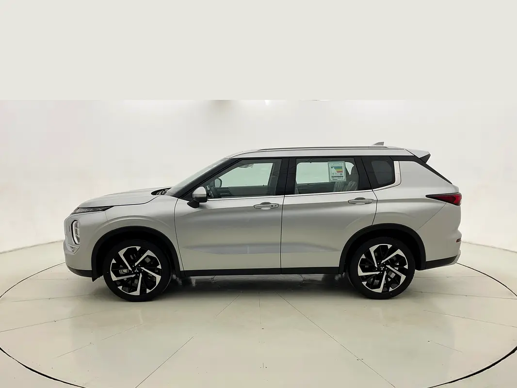 MITSUBISHI Outlander Premium 2025 - photo 3 - Import Émirats | International Cars