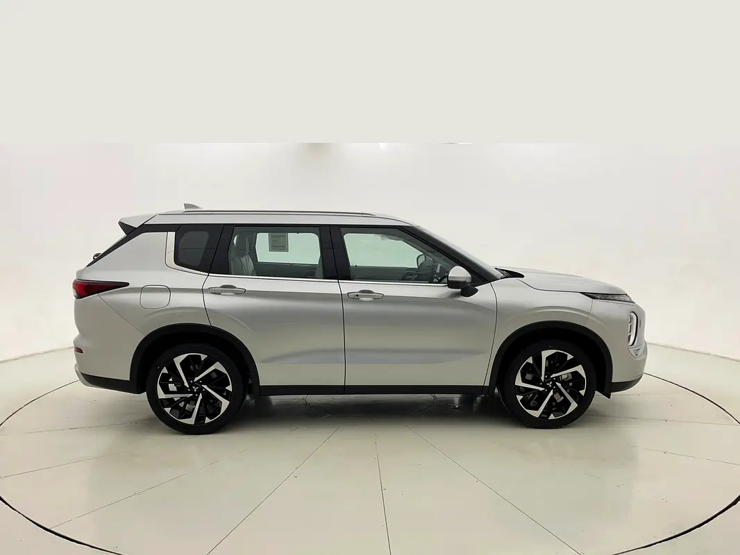 MITSUBISHI Outlander Premium 2025 - photo 5 - Import Émirats | International Cars