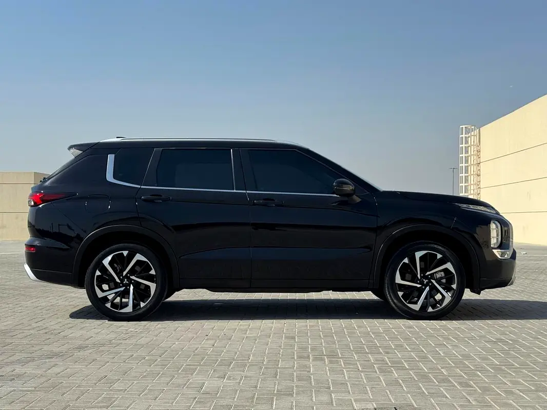 MITSUBISHI Outlander Limited Edition 2025 - photo 11 - Import Émirats | International Cars