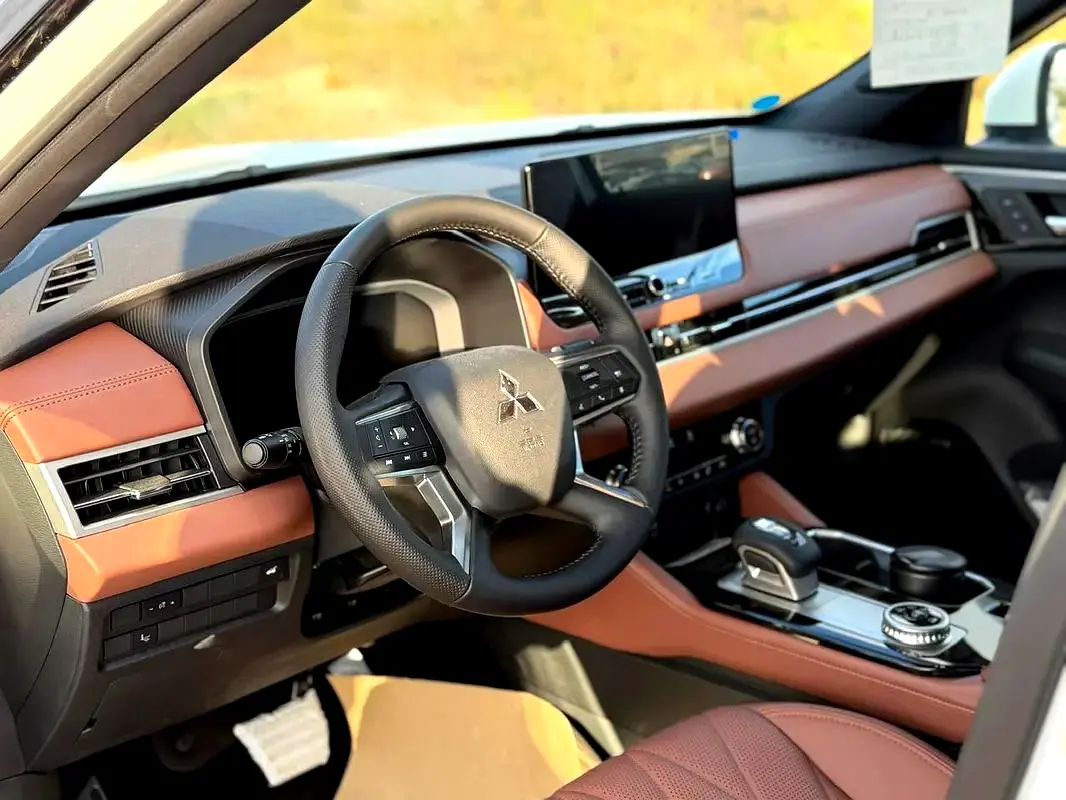 MITSUBISHI Outlander Other 2026 - photo 10 - Import Émirats | International Cars