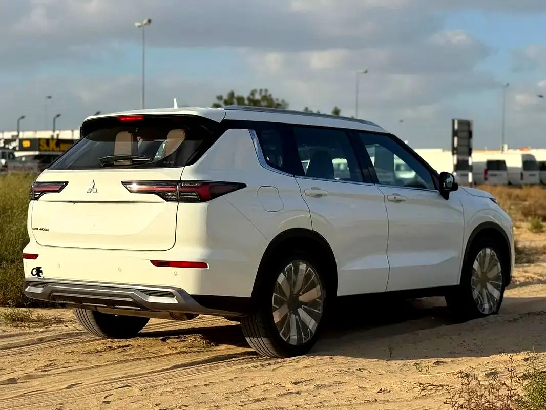 MITSUBISHI Outlander Other 2026 - photo 2 - Import Émirats | International Cars