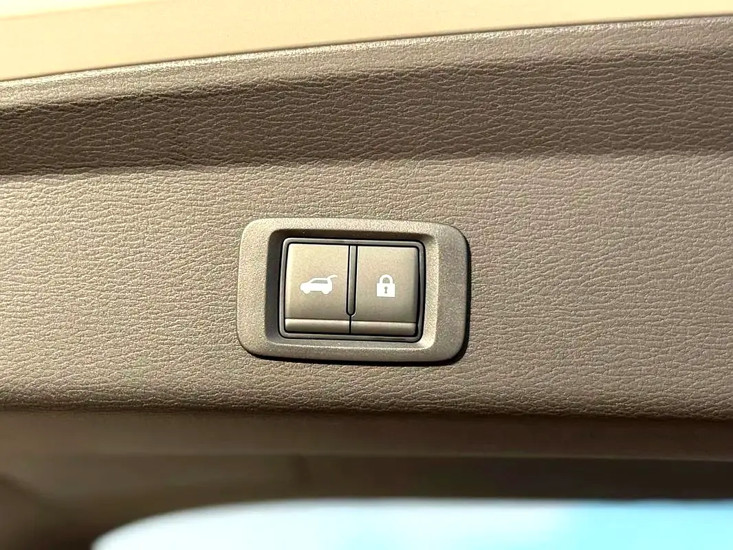 MITSUBISHI Outlander Other 2026 - photo 7 - Import Émirats | International Cars
