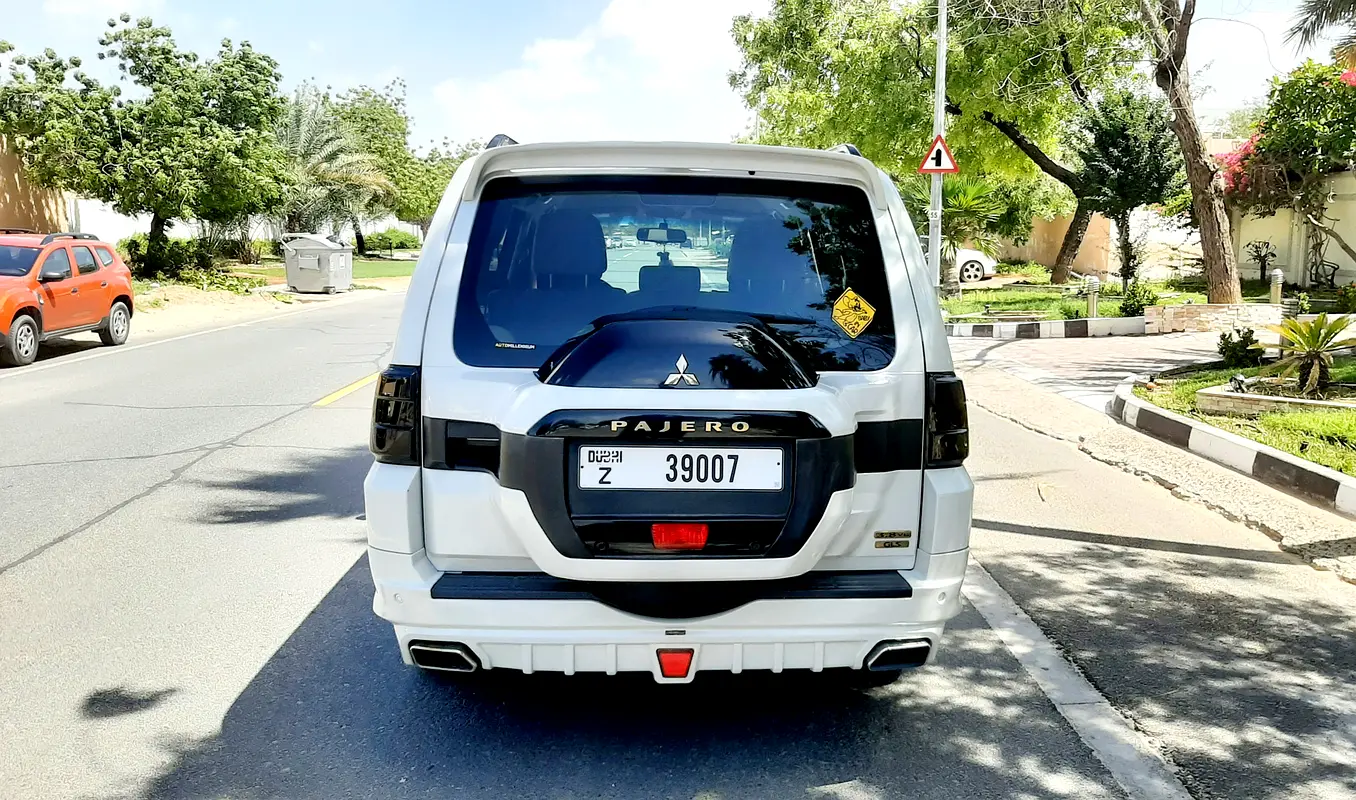 MITSUBISHI Pajero GLS Top 5 Door 2020 - photo 4 - Import Émirats | International Cars