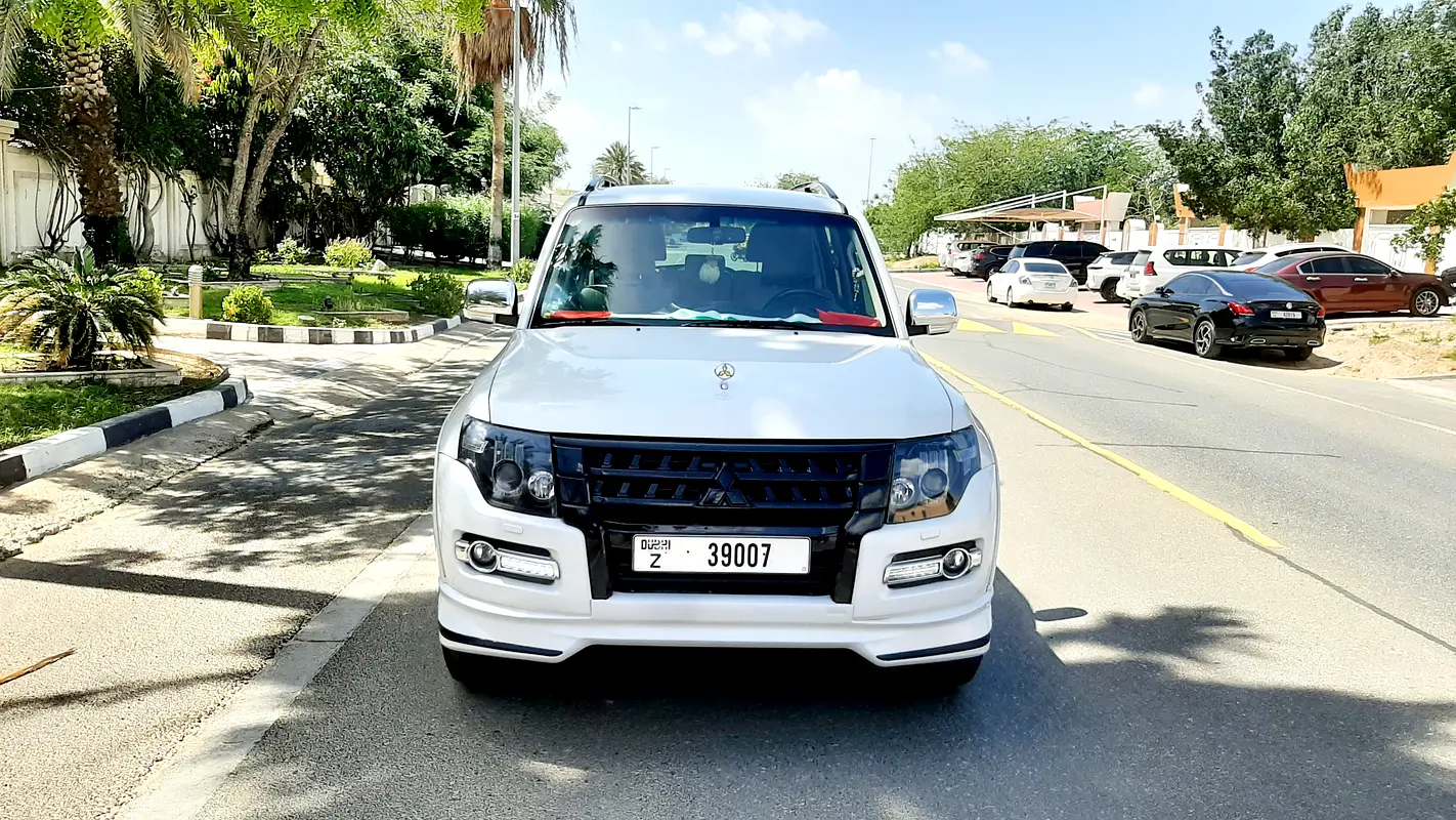 MITSUBISHI Pajero GLS Top 5 Door 2020 - photo 6 - Import Émirats | International Cars