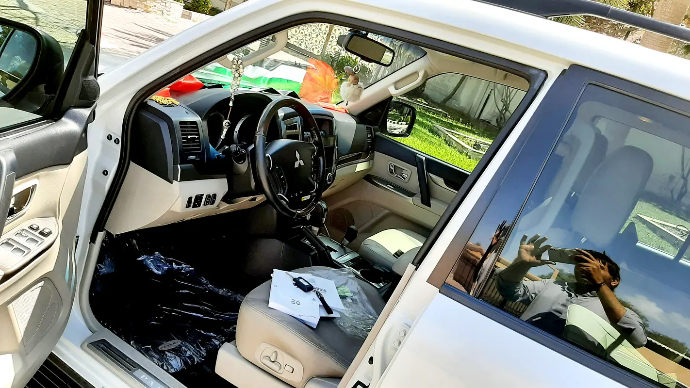 MITSUBISHI Pajero GLS Top 5 Door 2020 - photo 7 - Import Émirats | International Cars