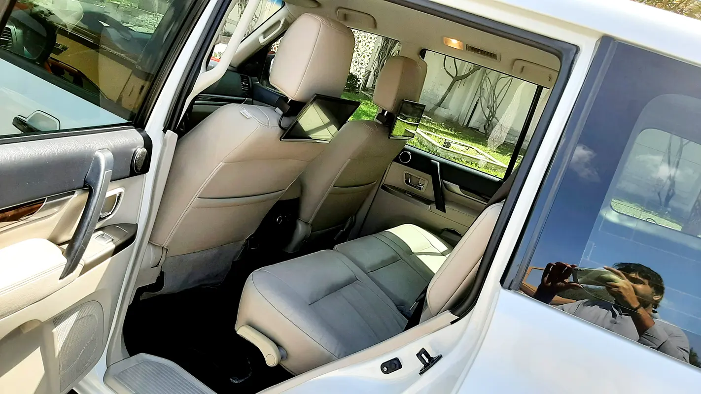 MITSUBISHI Pajero GLS Top 5 Door 2020 - photo 8 - Import Émirats | International Cars
