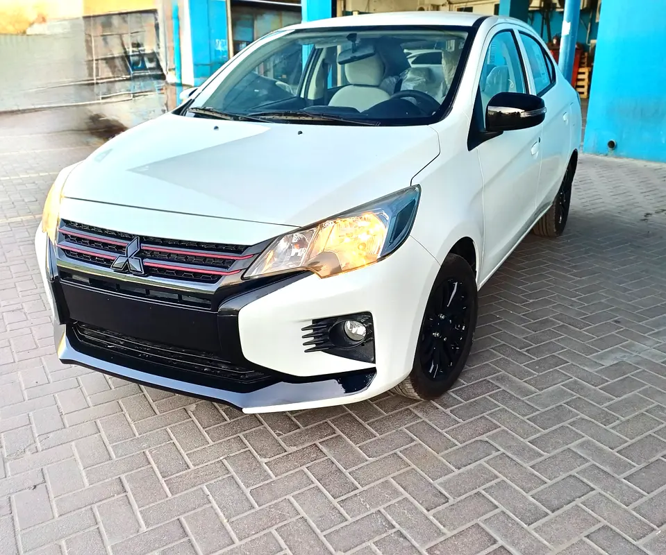 MITSUBISHI Attrage Signature Edition 2025