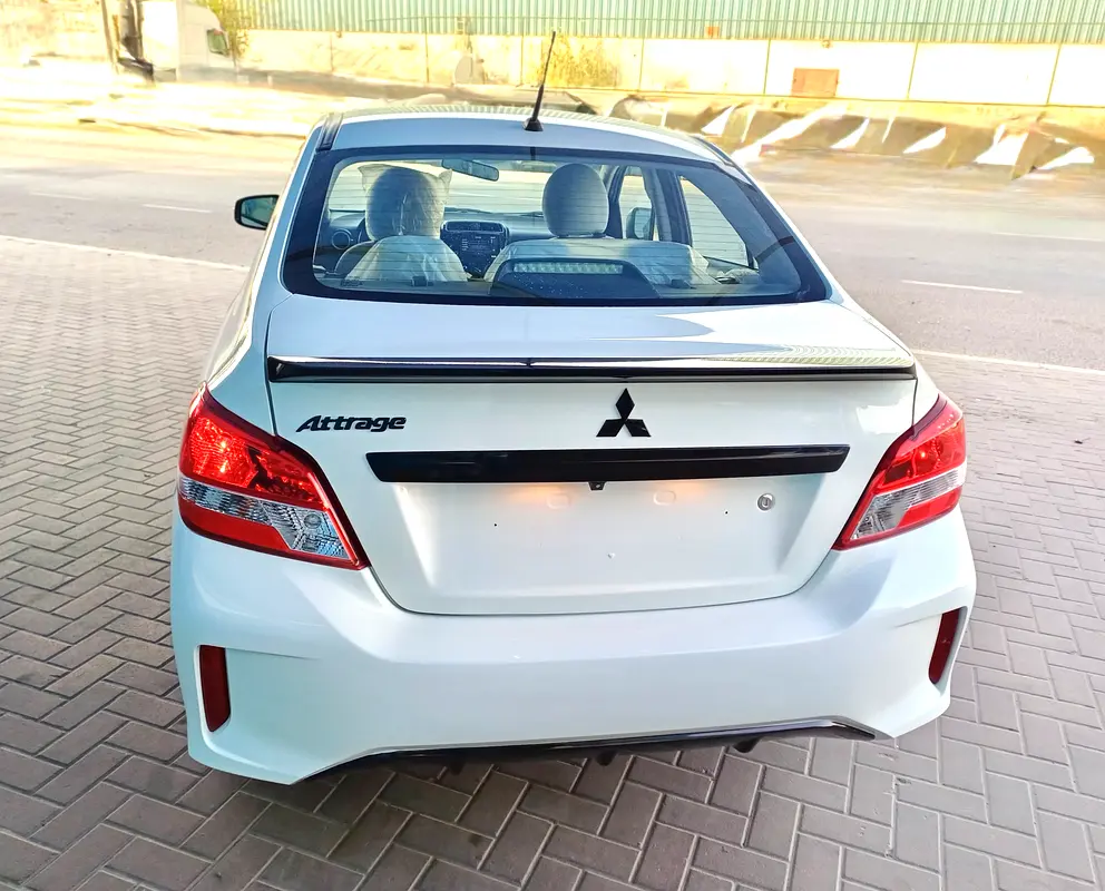MITSUBISHI Attrage Signature Edition 2025 - photo 10 - Import Émirats | International Cars