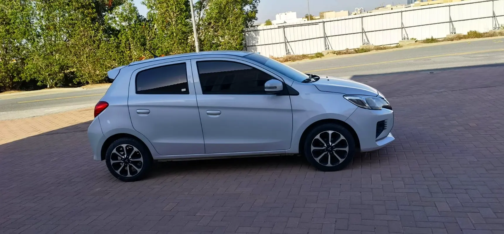 MITSUBISHI Mirage GLX 2021 - photo 11 - Import Émirats | International Cars