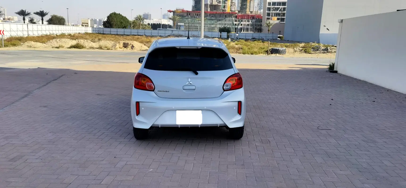 MITSUBISHI Mirage GLX 2021 - photo 5 - Import Émirats | International Cars