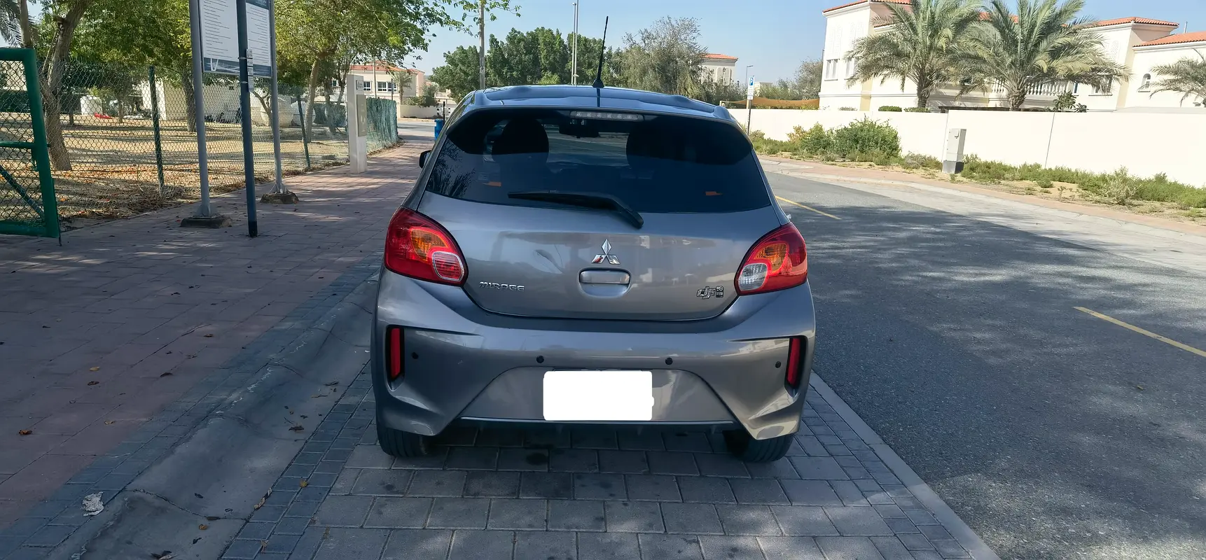 MITSUBISHI Mirage GLX 2021 - photo 4 - Import Émirats | International Cars