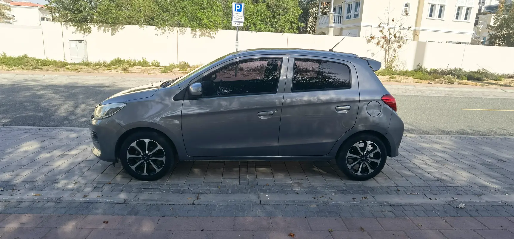 MITSUBISHI Mirage GLX 2021 - photo 8 - Import Émirats | International Cars