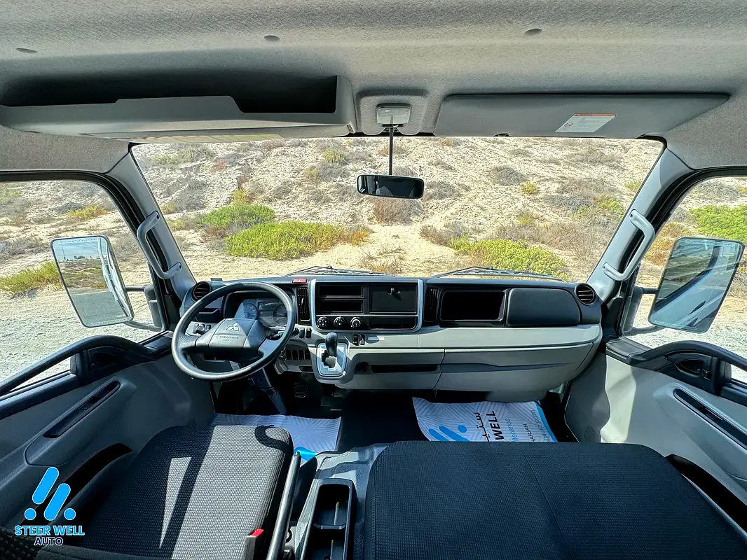 MITSUBISHI Canter Double Cabin 2024 - photo 10 - Import Émirats | International Cars