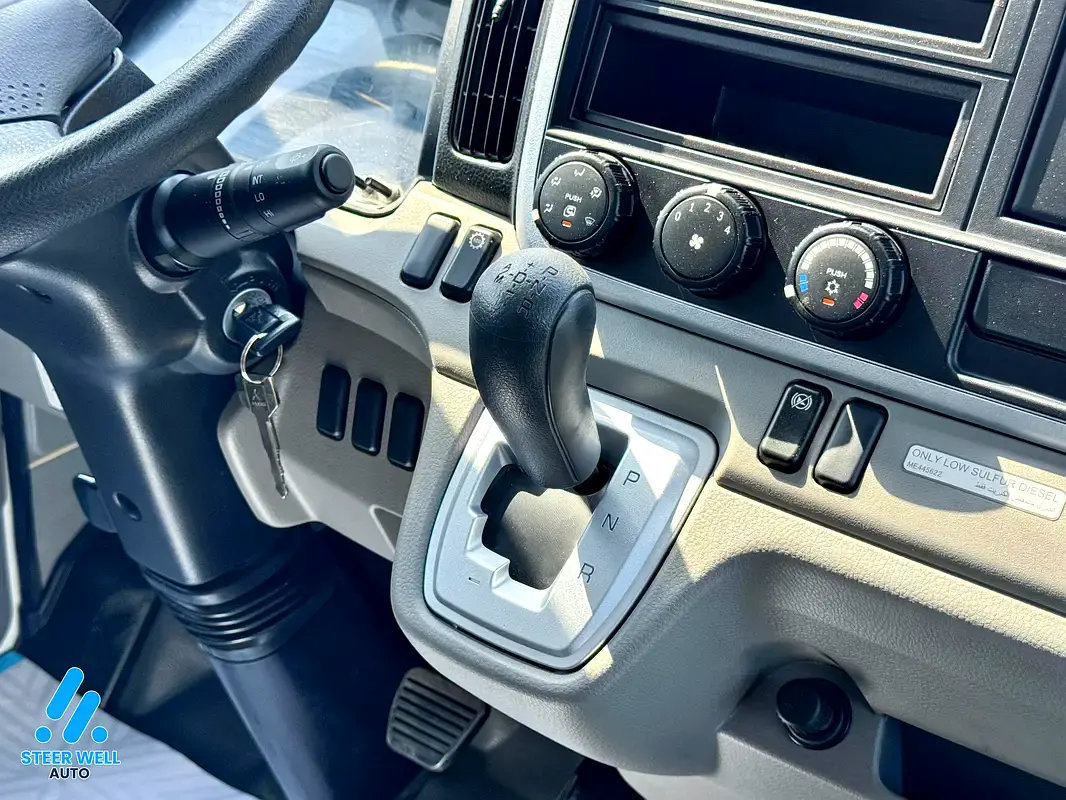 MITSUBISHI Canter Double Cabin 2024 - photo 11 - Import Émirats | International Cars