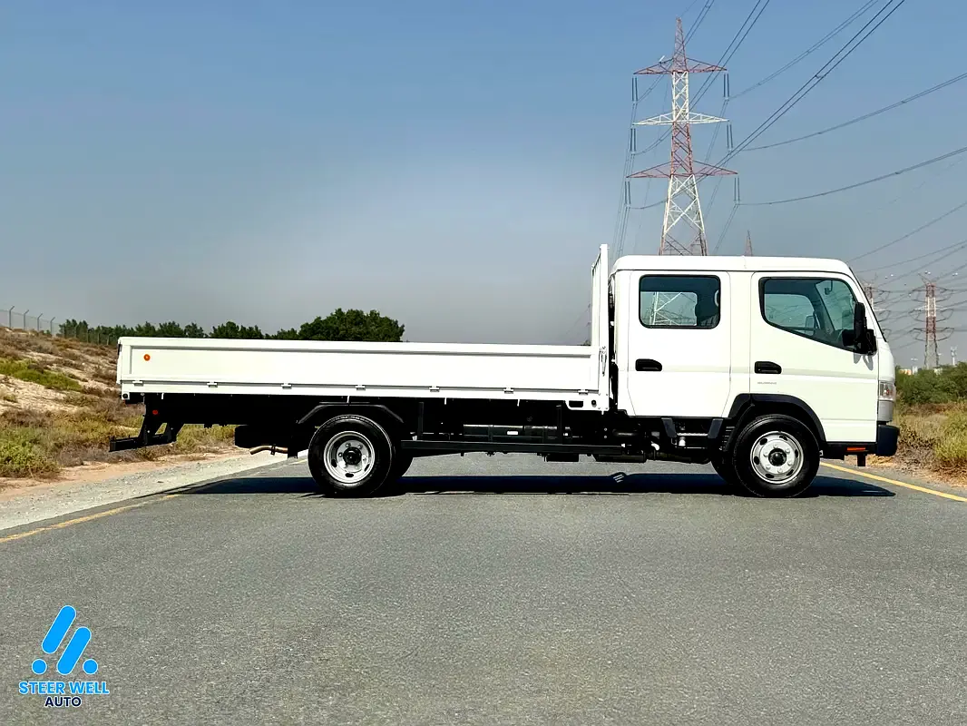 MITSUBISHI Canter Double Cabin 2024 - photo 7 - Import Émirats | International Cars