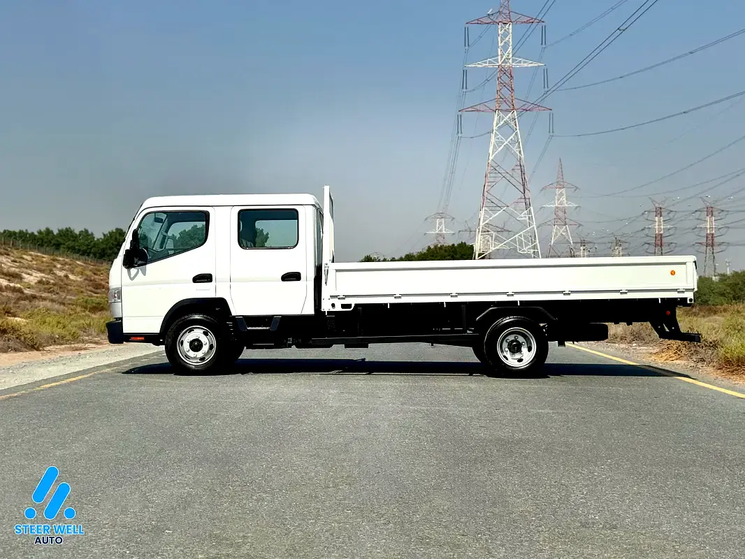MITSUBISHI Canter Double Cabin 2024 - photo 8 - Import Émirats | International Cars