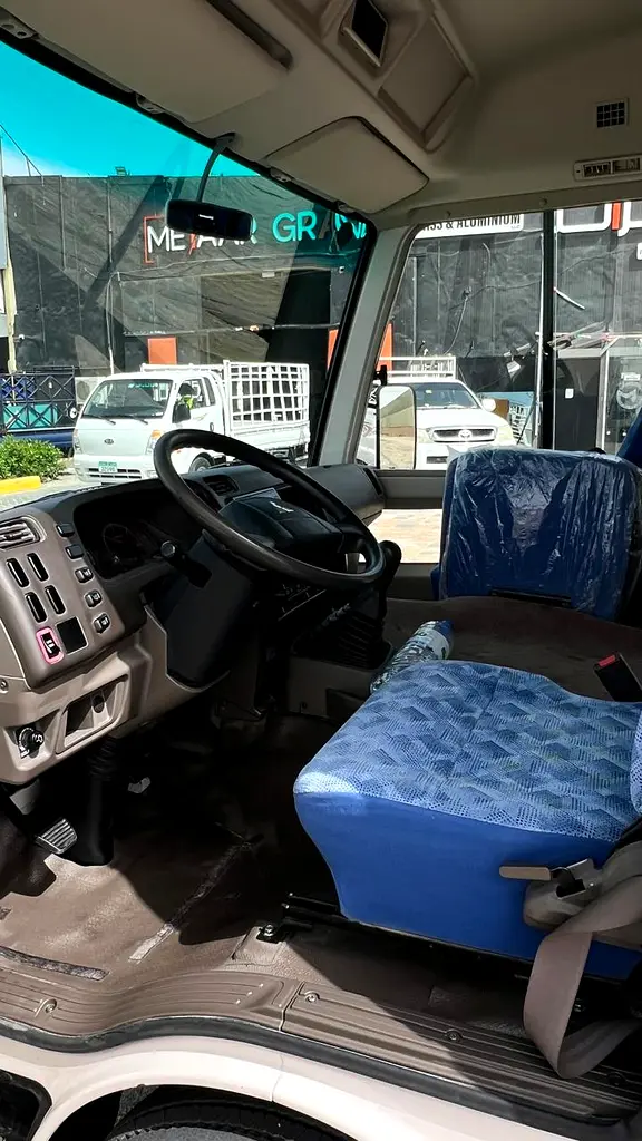 MITSUBISHI Fuso Rosa Deluxe 2024 - photo 5 - Import Émirats | International Cars