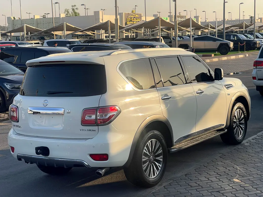 NISSAN Patrol LE Titanium 2019 - photo 8 - Import Émirats | International Cars