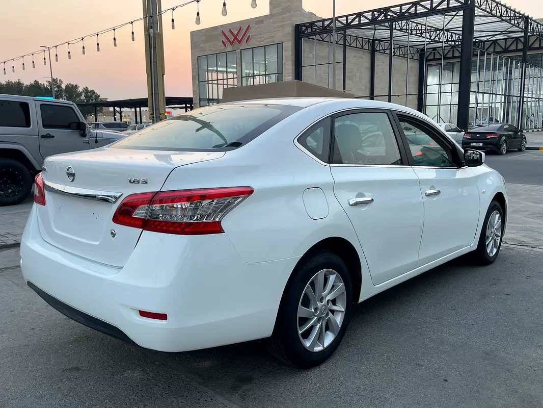 NISSAN Sentra SV 2018 - photo 5 - Import Émirats | International Cars