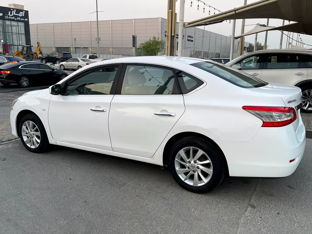 NISSAN Sentra SV 2018 - photo 6 - Import Émirats | International Cars