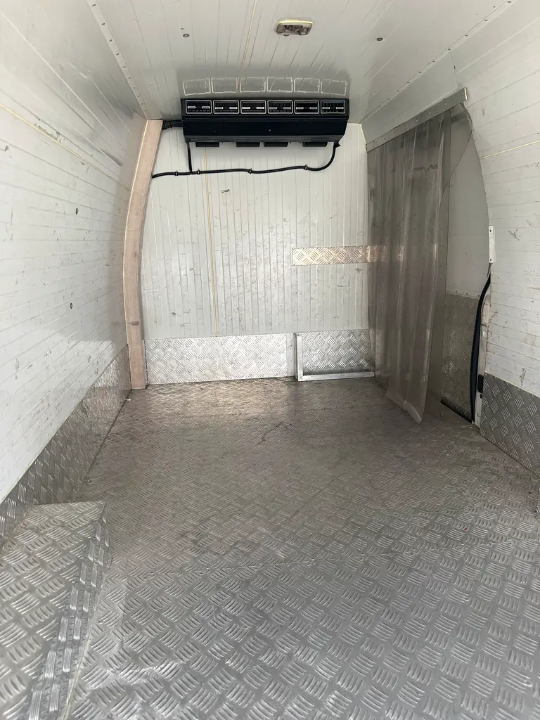 NISSAN Urvan NV350 2020 - photo 5 - Import Émirats | International Cars