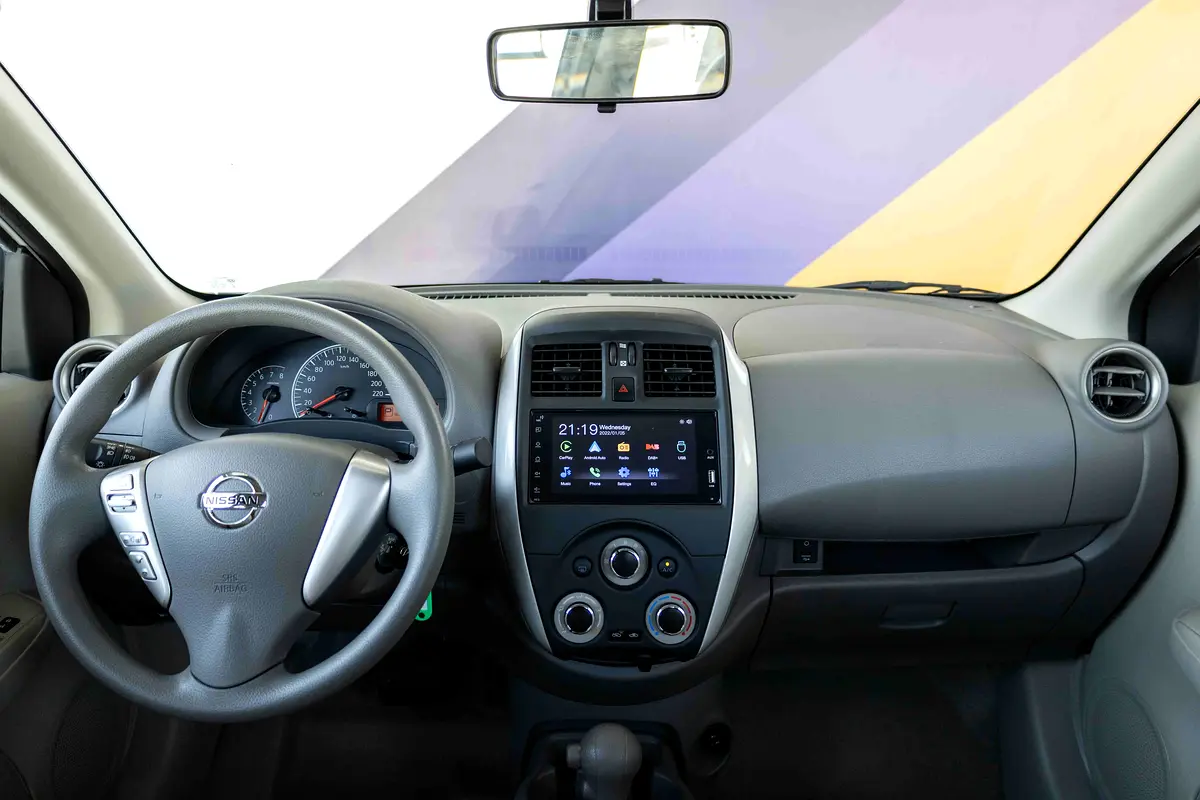 NISSAN Sunny SV 2025 - photo 11 - Import Émirats | International Cars