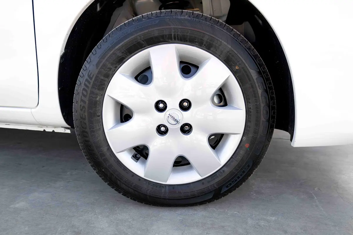 NISSAN Sunny SV 2025 - photo 7 - Import Émirats | International Cars