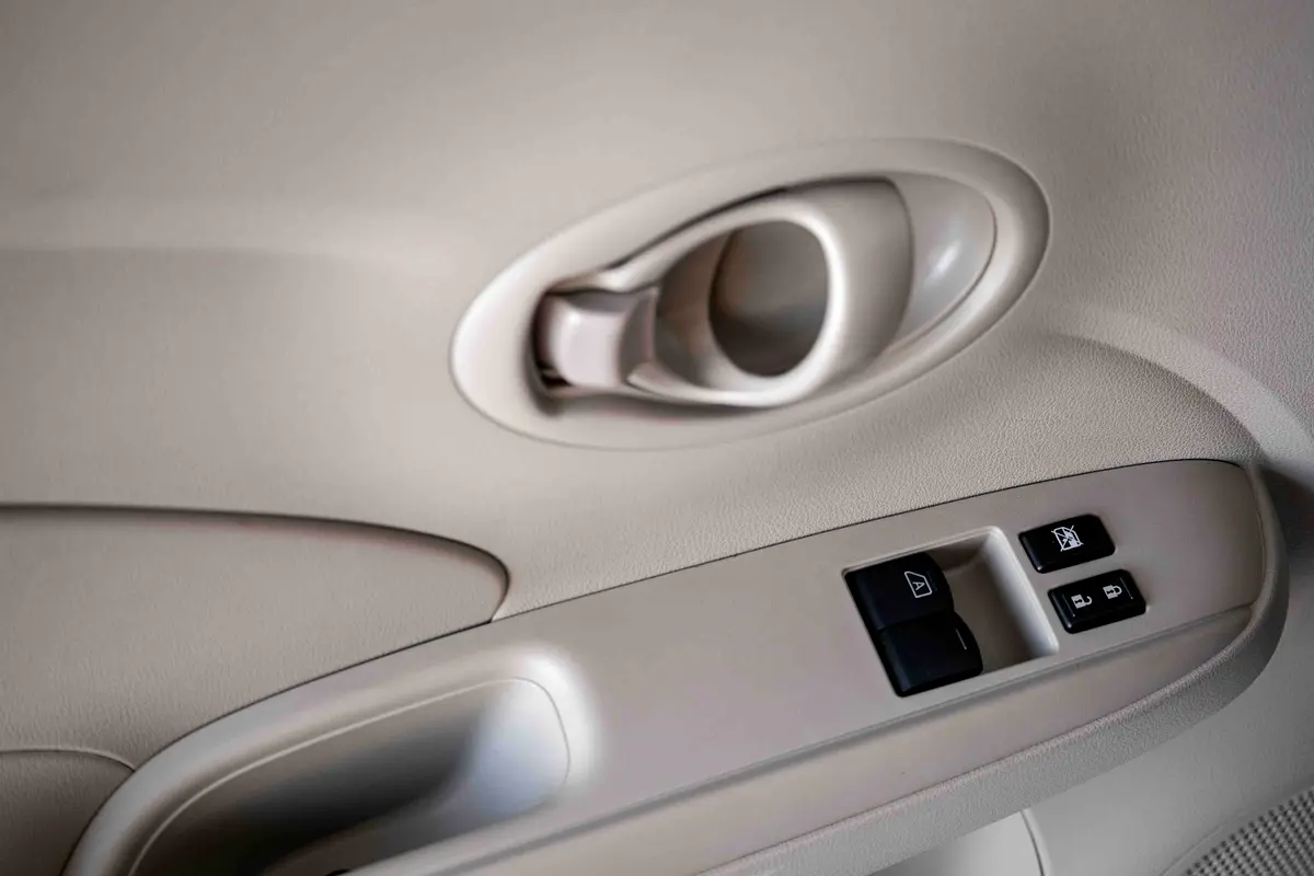 NISSAN Sunny SV 2025 - photo 9 - Import Émirats | International Cars