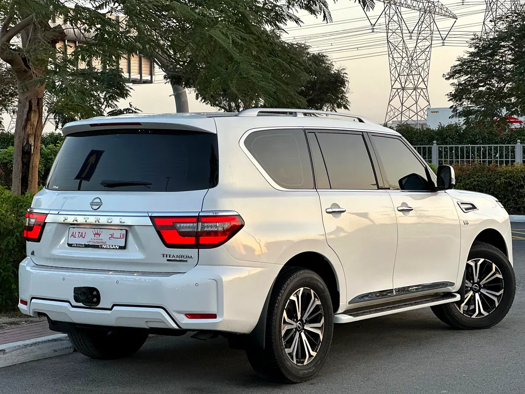NISSAN Patrol LE Titanium 2022 - photo 2 - Import Émirats | International Cars